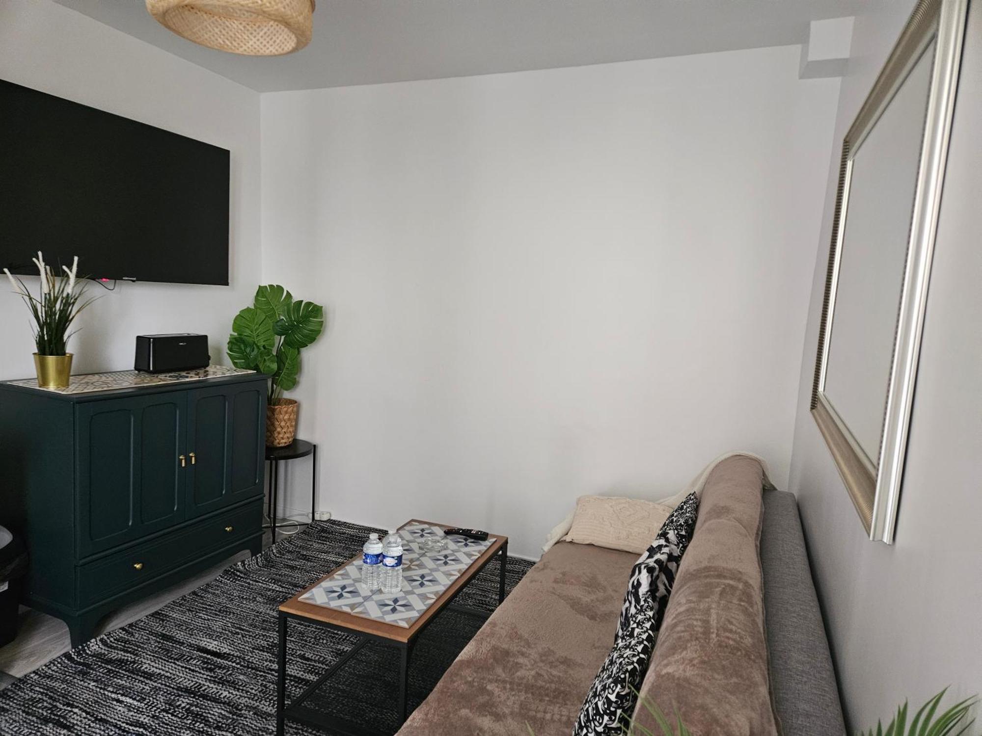 Studio Stade De France 17 Pour 4 Personnes แซงต์-เดอนี ภายนอก รูปภาพ